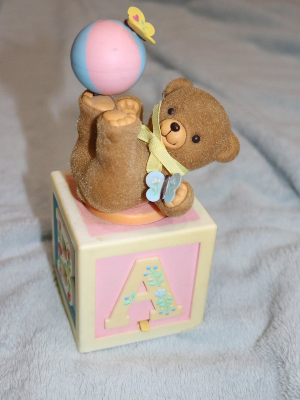 Vintage Enesco 1981 Baby Block with Bear music box.